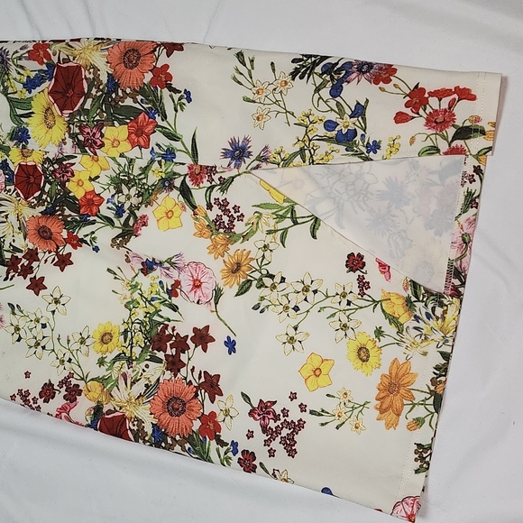 🌸 floral midi pencil skirt 🌸 - Picture 2 of 8